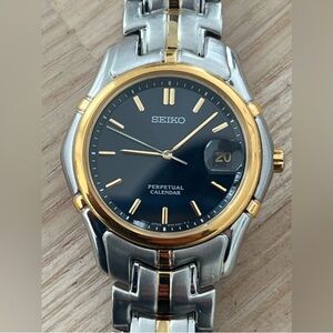 Seiko Perpetual Calendar Rare Men's Watch Two-Tone Bracelet
Blue Dial Date